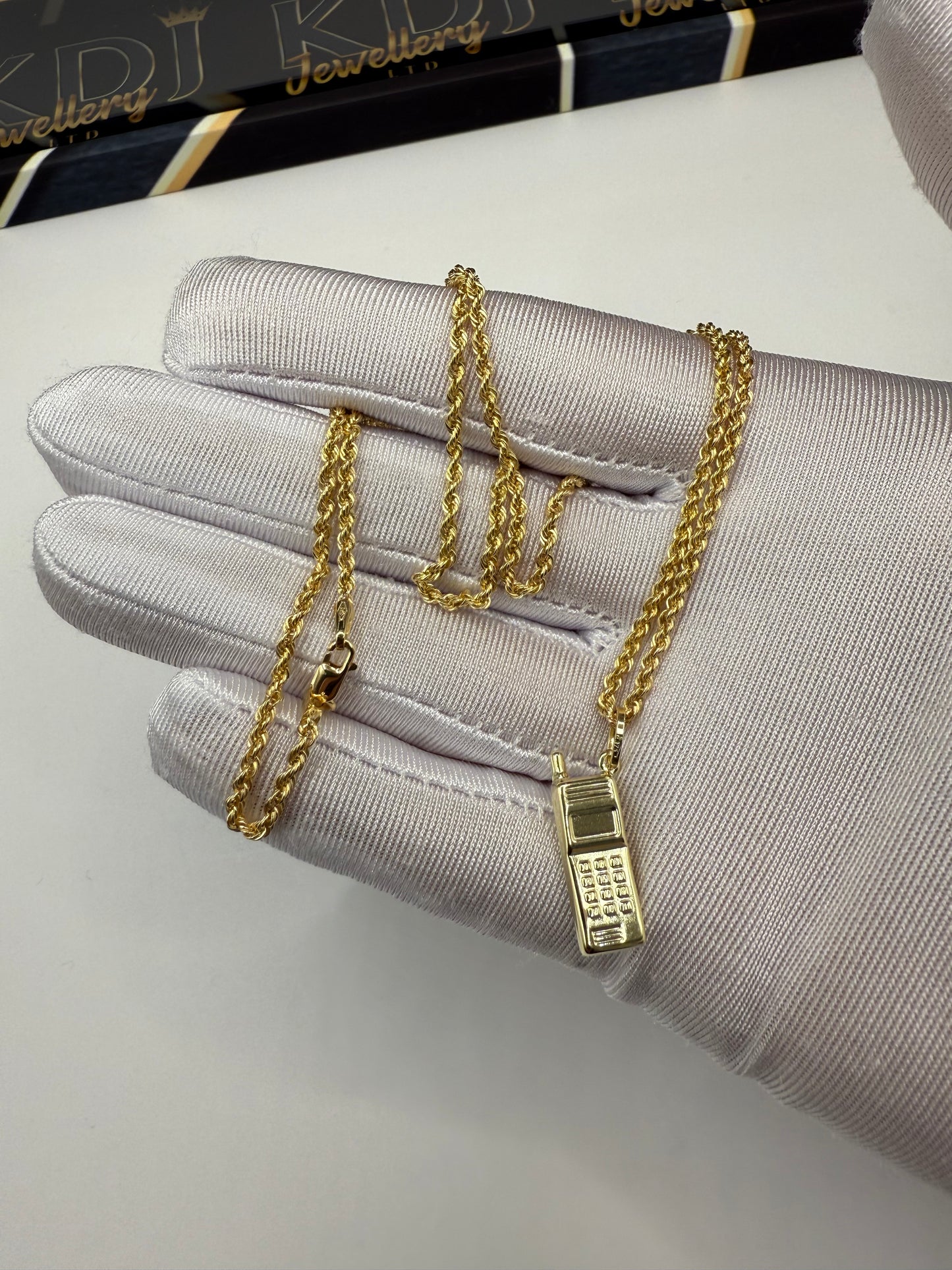 9ct Gold Chain & Pendant set