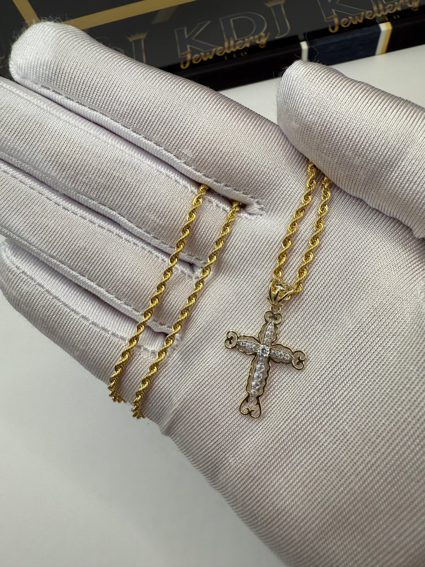 9ct Gold Filigree Cross Set