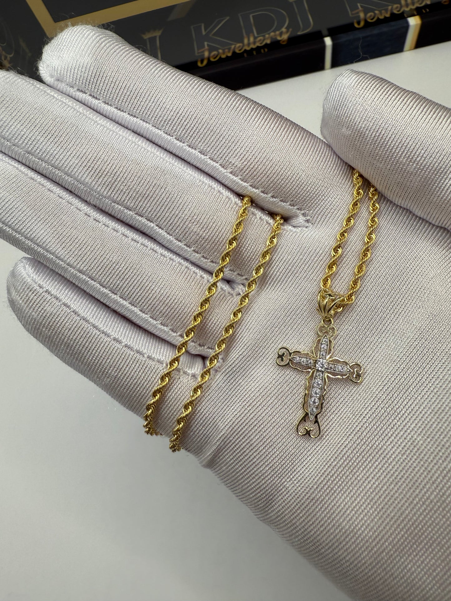 9ct Gold Filigree Cross Set